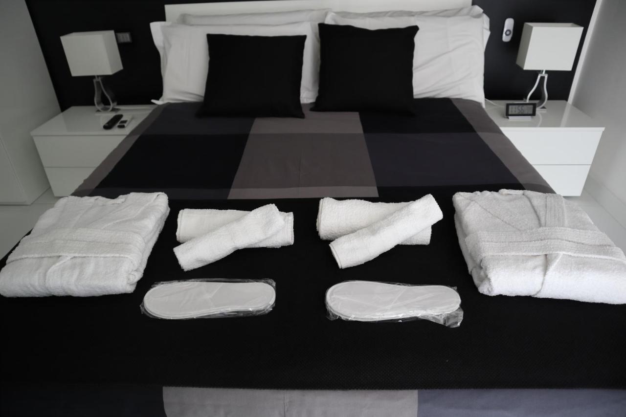 Rettifilo 201 Exclusive Rooms Napoli Exterior foto