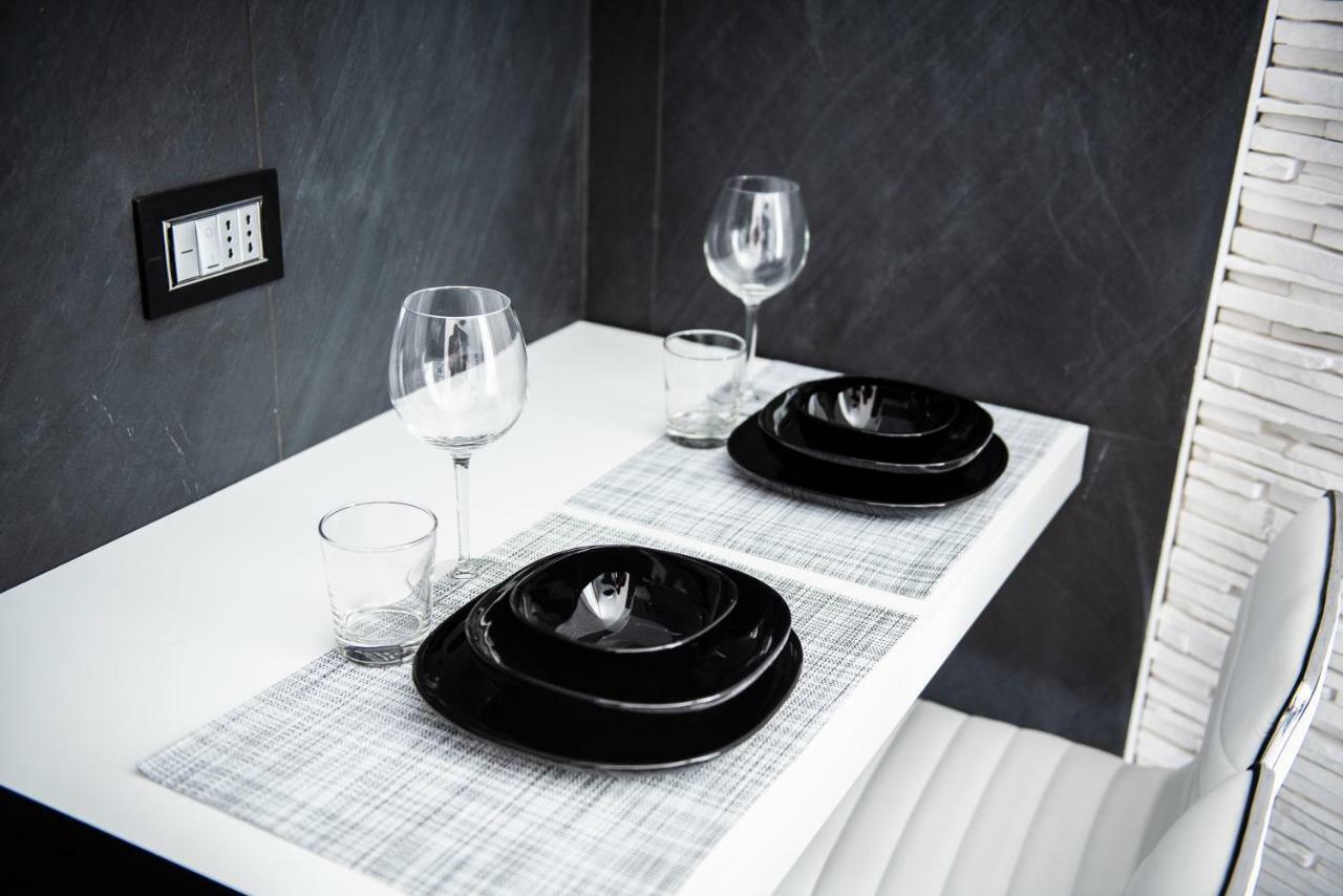 Rettifilo 201 Exclusive Rooms Napoli Exterior foto